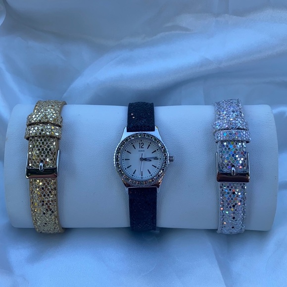 New GUESS Women's Watch Set - Picture 1 of 7